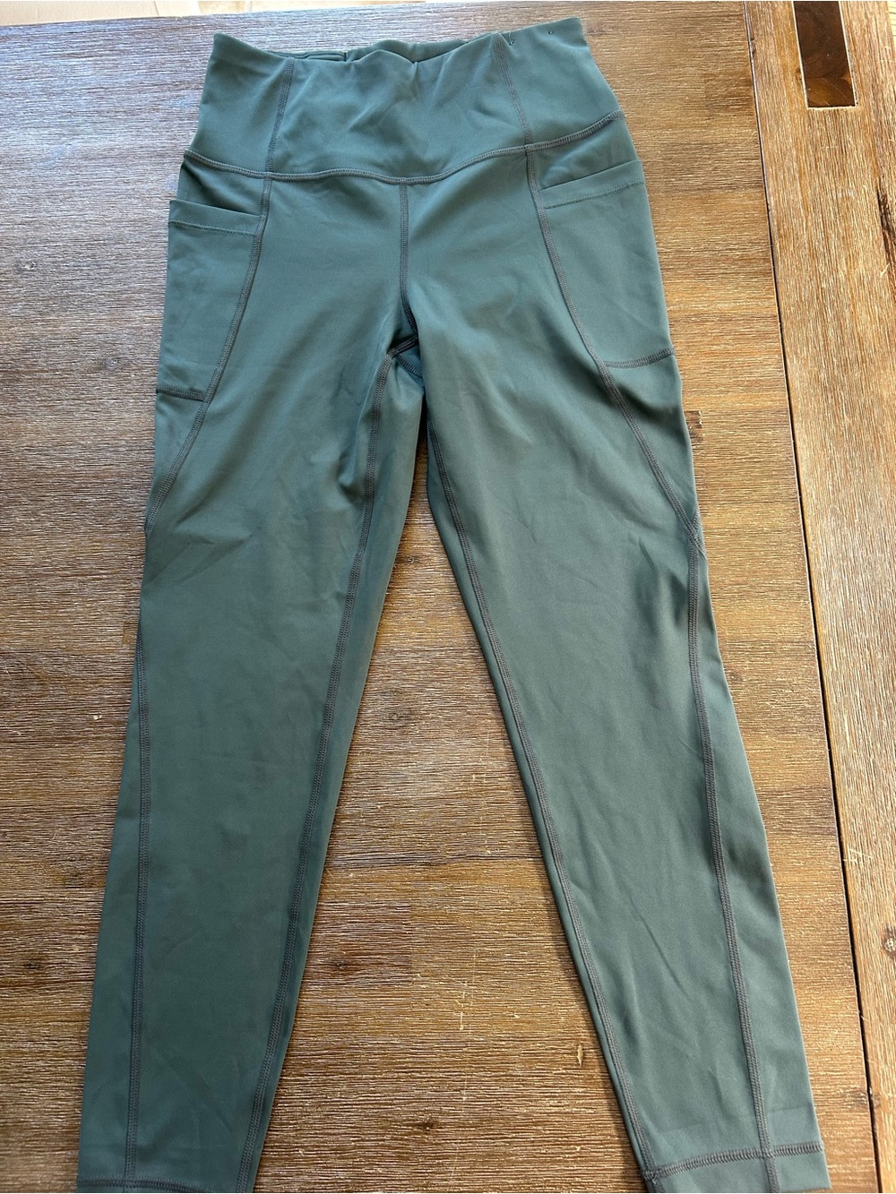 LOLE woman Olive Green Active Leggings with Side Pockets